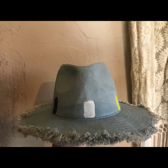 Fun summer hat - Picture 2 of 3